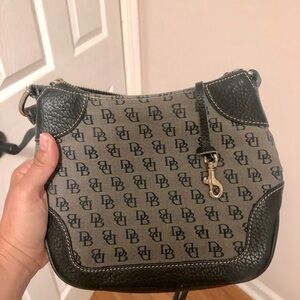 Dooney and Bourke crossbody purse. In good condition!